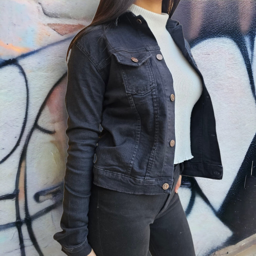 Campera de jean en negro