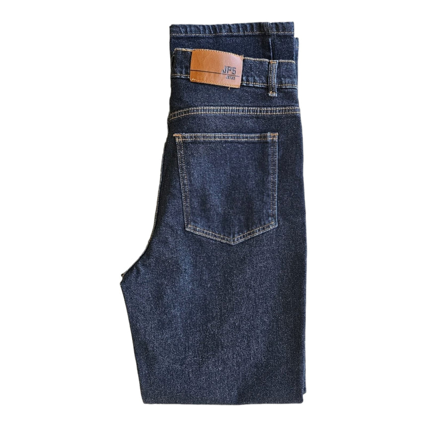 Jean clasico en tono azul oscuro