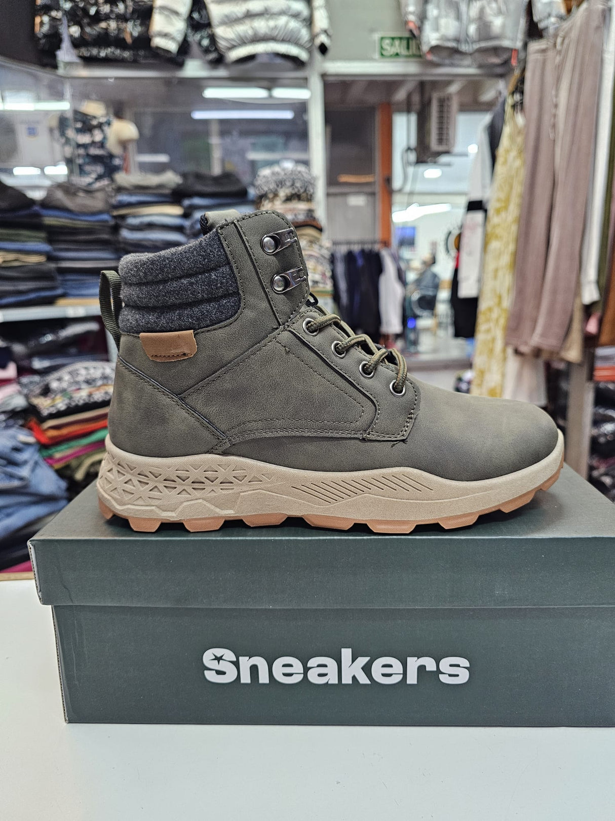 Bota montaña modelo BF2490