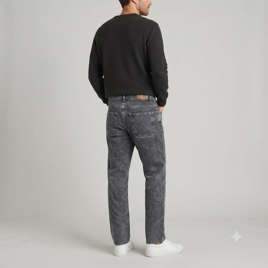 Jean Egardo en gris