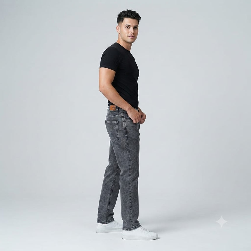 Jean Egardo en gris
