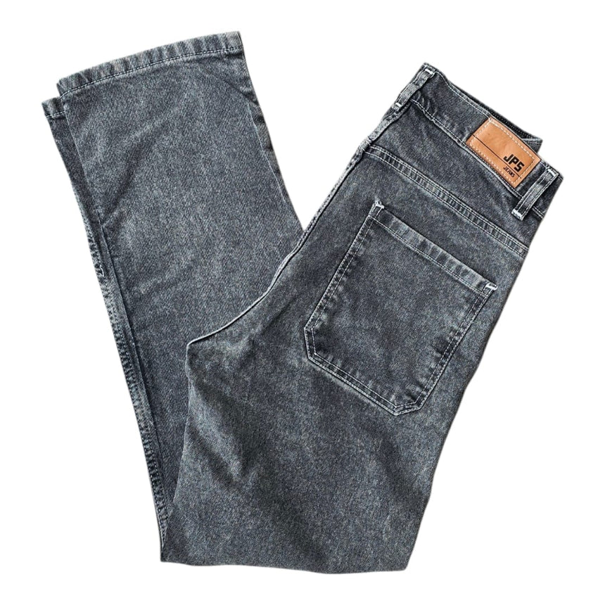 Jean Egardo en gris