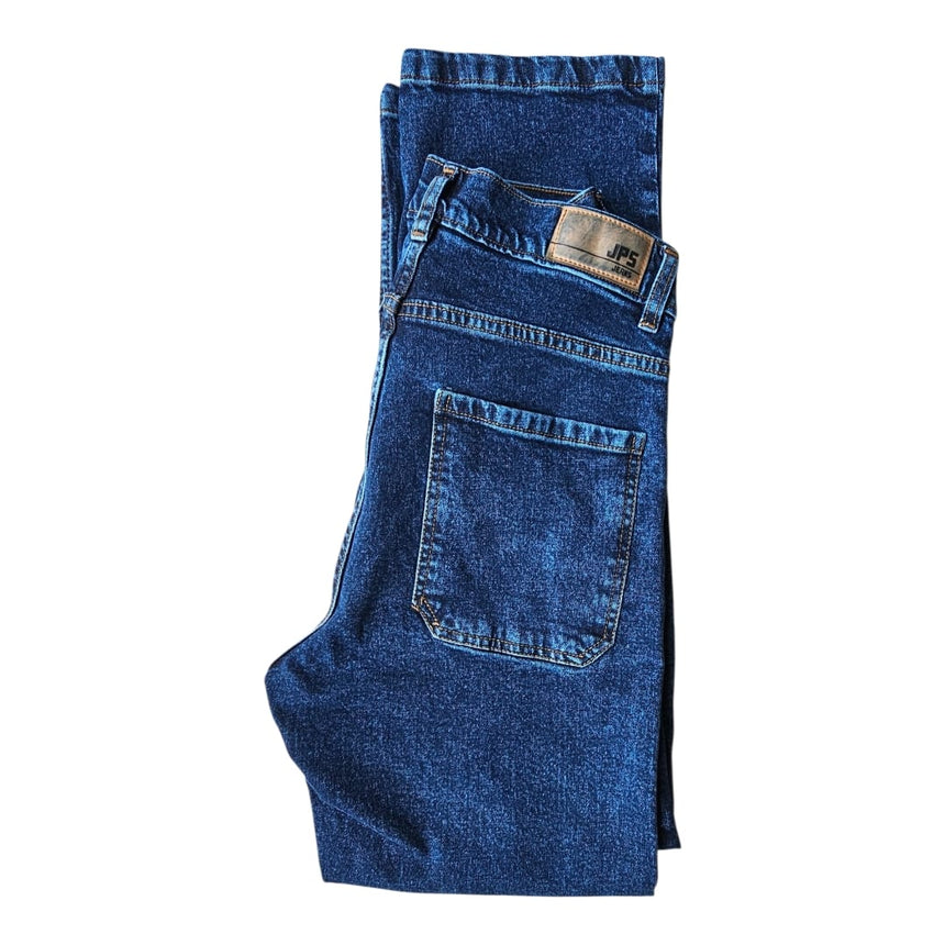 Jean Egardo en azul