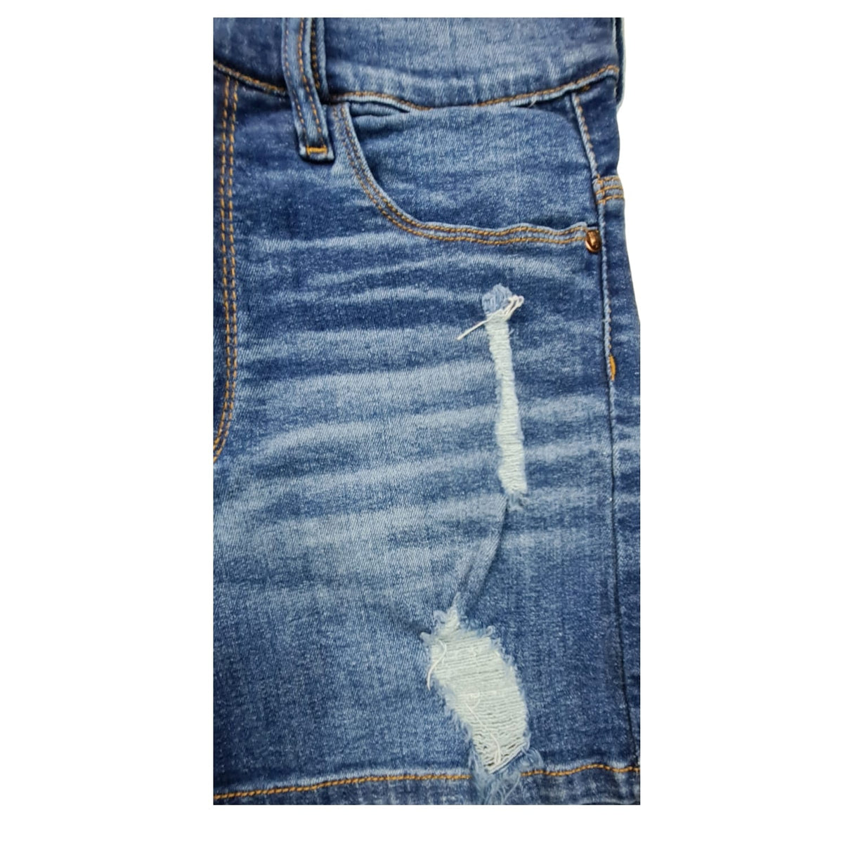 short de jean con bigotes y roturas