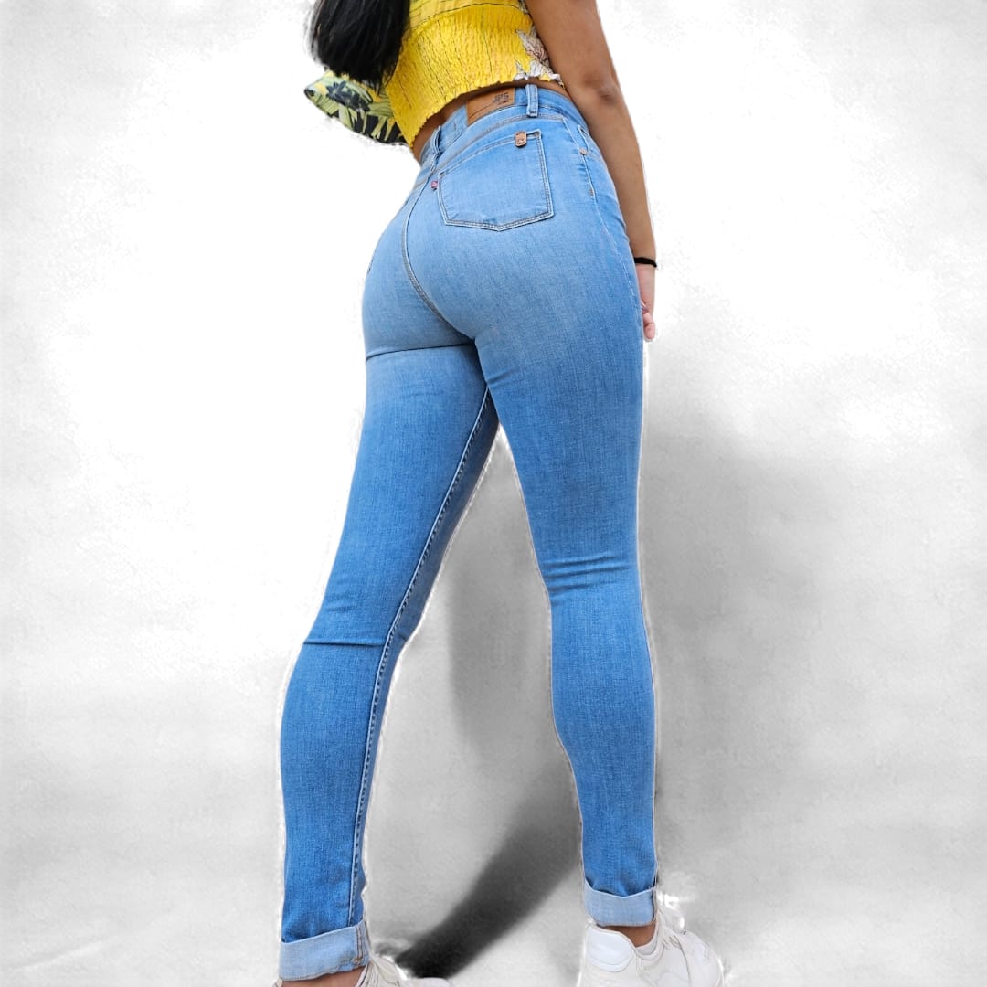 Skinny tiro alto con dobladillo