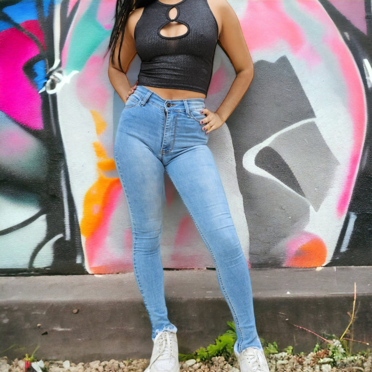 Skinny tiro alto tobillo desflecado