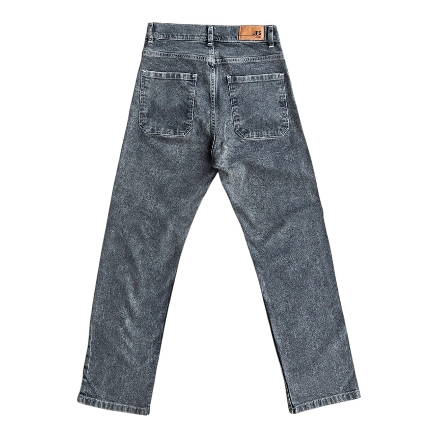 Jean Egardo en gris